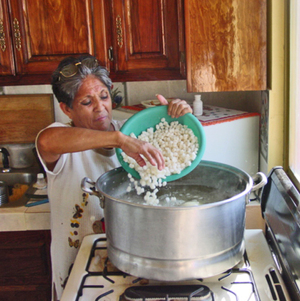 Nixtamal_into_the_pot Nixtamal_into_the_pot