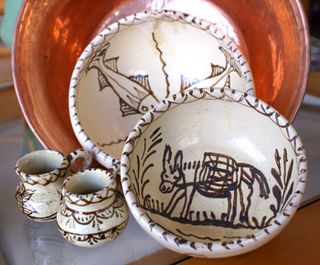 Traditional Bowls Cream and Brown