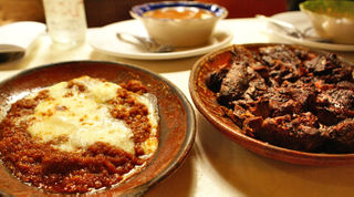 Chololo Birria y Frijolitos