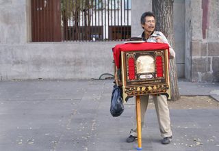 Organ Grinder (Cilindrero)
