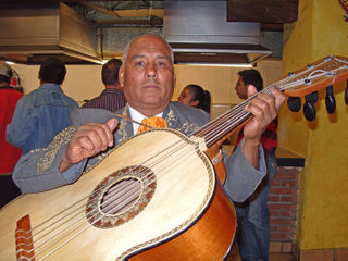 Guitarrón
