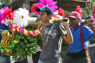 Blanca con Ofrenda de Plátanos 1