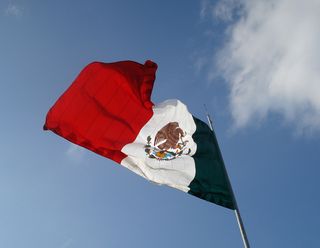 Bandera Monumental Morelia