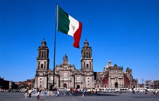 Zocalo-cd-mexico-y-catedral