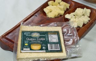 Queso Desayuno Cheese Board