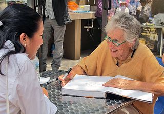 DK Signing Book DK Signing Book