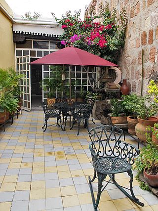 Rosa Patio 1 Rosa Patio 1