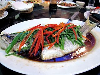 Dalian Robalo Entero al Vapor Dalian Robalo Entero al Vapor