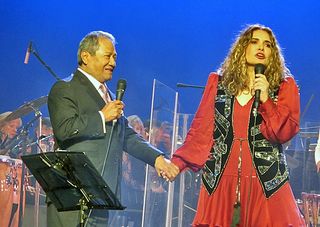 Tania Con Armando Manzanero 2