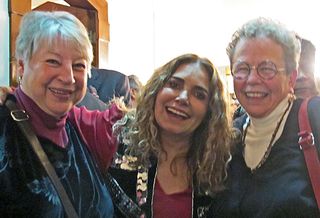 Tania con las Esposas