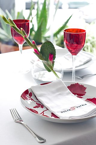 Dulce Patria Table Detail Dulce Patria Table Detail