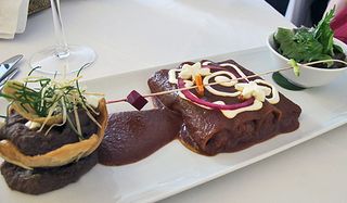 Dulce Patria Enchiladas con Manchamanteles Dulce Patria Enchiladas con Manchamanteles