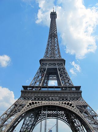 PARIS La Tour Eiffel PARIS La Tour Eiffel