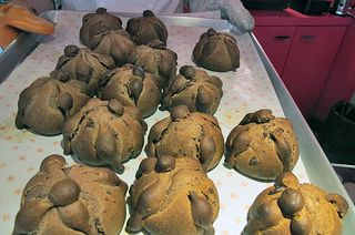 Pan Tout Chocolat Pan de Muerto Pan Tout Chocolat Pan de Muerto