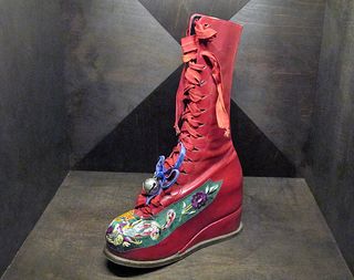 Frida Red Boot Pair to Prosthesis Frida Red Boot Pair to Prosthesis