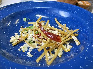 Nicos Sopa de Frijol Plate Nicos Sopa de Frijol Plate