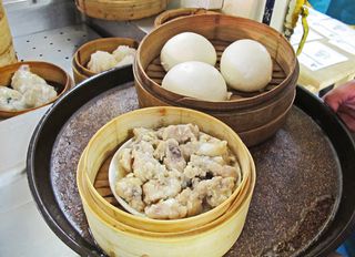 Jing Teng Bao Sweet Bean Paste y Steamed Pork with Bones Jing Teng Bao Sweet Bean Paste y Steamed Pork with Bones