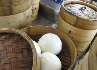 Jing Teng Custard Bao Yellow Dot Jing Teng Custard Bao Yellow Dot