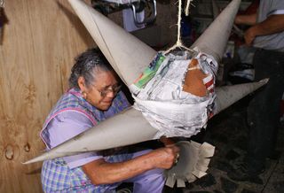 Doña Lolita con el Punto