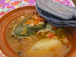 Encuentro Caldo con Chile Relleno