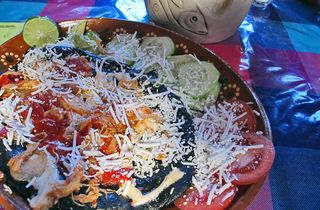 LaM Cabañita Carmelitas 10 Quesadilla con Pollo LaM Cabañita Carmelitas 10 Quesadilla con Pollo