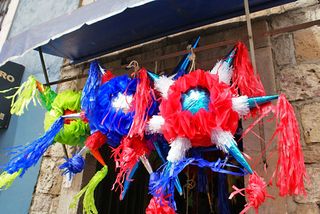 Piñatas en la Puerta