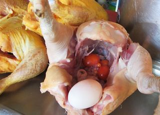 Zaachila Mercado Gallina con Huevos