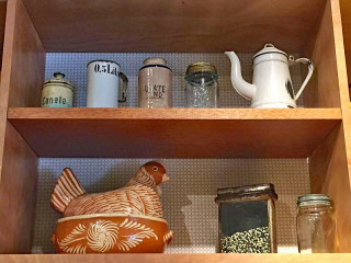 MODO Shelves with Chicken MODO Shelves with Chicken