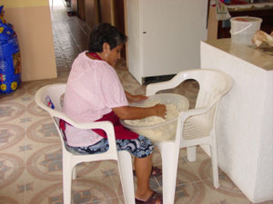 Mezclando_la_masa Mezclando_la_masa