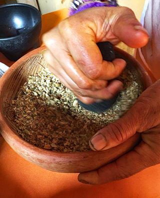 Naku? Moliendo Pepitas 1