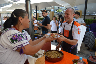 Rosalba con Joaqui?n Bonilla MEB 2016 Rosalba con Joaqui?n Bonilla MEB 2016