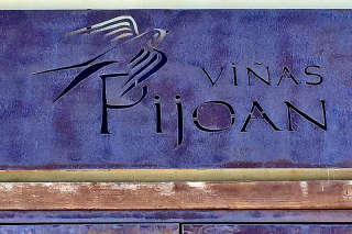 Vin?as Pijoan Sign MC Vin?as Pijoan Sign MC