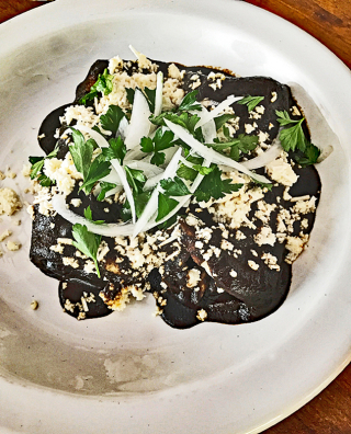 Enmoladas Mole Negro Abigail Mendoza