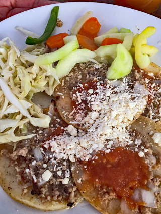 Encuentro Di?a 3 Garnachas con verdura encurtida Encuentro Di?a 3 Garnachas con verdura encurtida