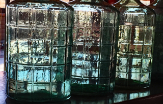 Ilegal Garafones Antiguas