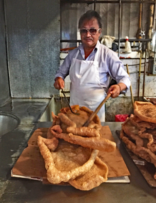 Chicharro?n Recie?n Salido Mercado de Jamaica Jan 2018 1 Chicharro?n Recie?n Salido Mercado de Jamaica Jan 2018 1