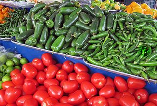 Bonjour Paris Chiles con Jitomate 1 Bonjour Paris Chiles con Jitomate 1