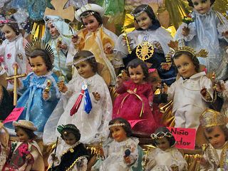 Niño Dios Grupo Vestido