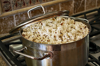 Popcorn in Pot Popcorn in Pot