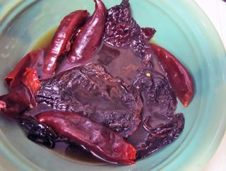 Adobo Chiles Remojándose Adobo Chiles Remojándose