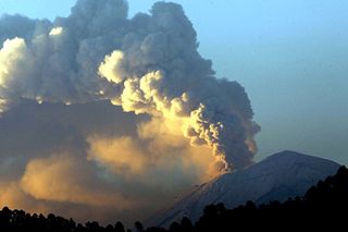 Popocateptl fumarola April 18 2012 Popocateptl fumarola April 18 2012