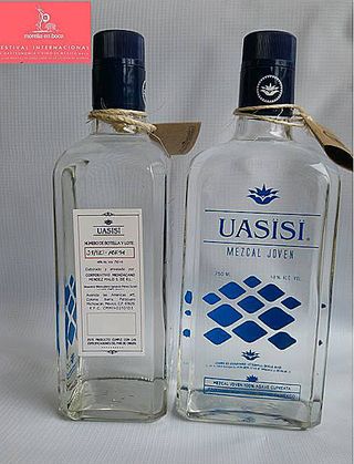 Uasïsï Bottle with Labels Uasïsï Bottle with Labels