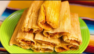 Tamales de Puerco en Chile Rojo Tamales de Puerco en Chile Rojo