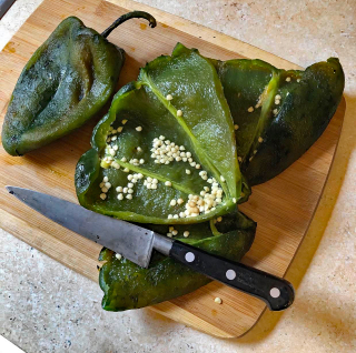 Chile Poblanos con Cuchillo 1 Chile Poblanos con Cuchillo 1