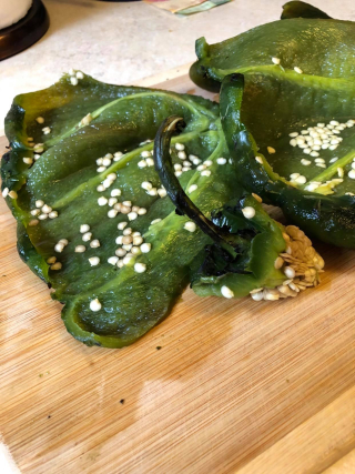 Chile Poblano Asados Abiertos con Semillas Chile Poblano Asados Abiertos con Semillas