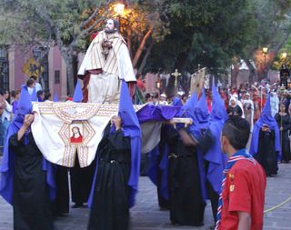 Rezando en la Huerta