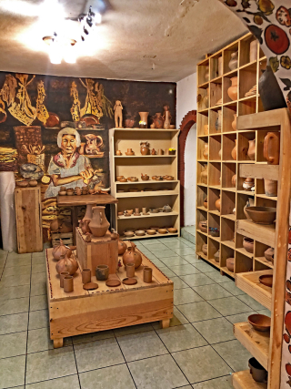 Thali?a La Tienda de Ri?o Thali?a La Tienda de Ri?o