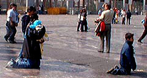 Family_on_knees Family_on_knees